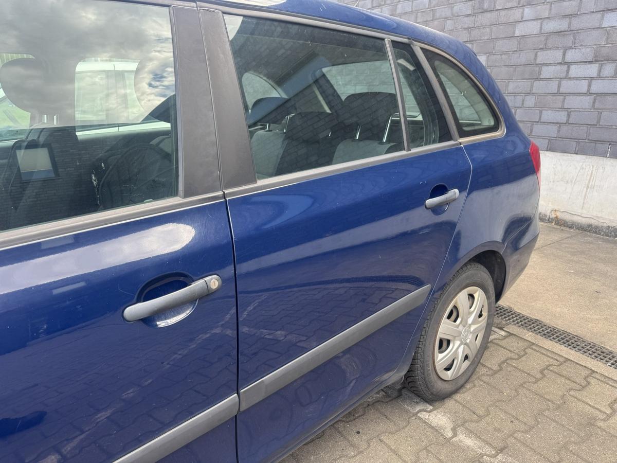 Skoda Fabia 2 5J original T&uuml;r hinten links Kombi manueller Fensterheber 4711 Pacific Blue Rohbau Bj.2010